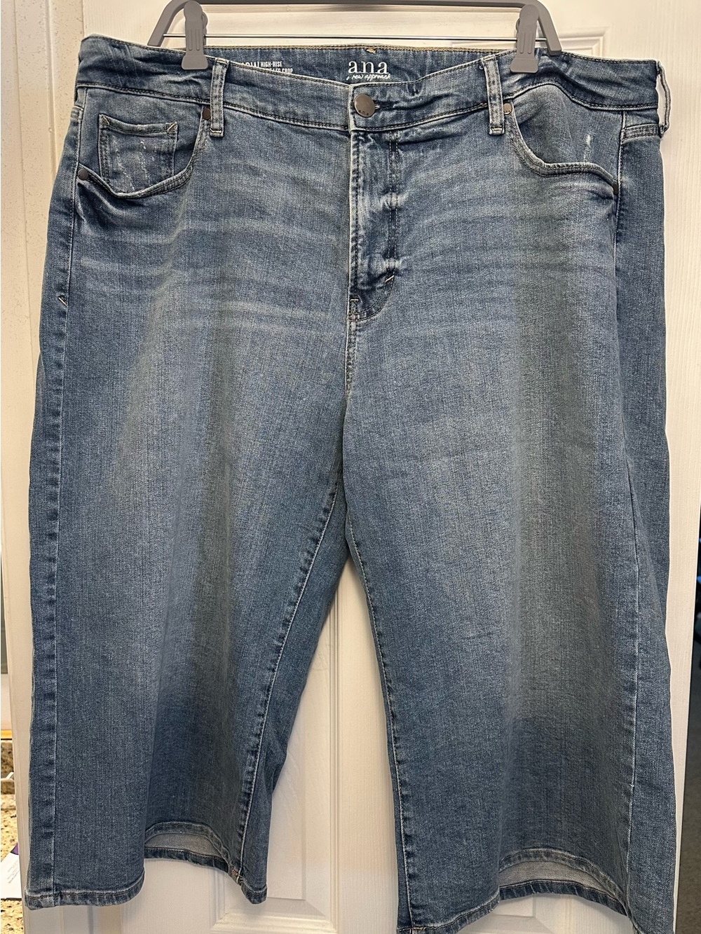 👖💙🔥 Beautiful a.n.a. High-Rise Wide Leg Crop Jean, 18W 👖💙🔥